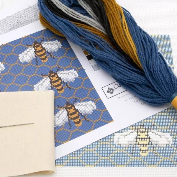 Bee Glasses Case Tapestry Kit - Cleopatra's Needle